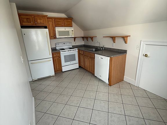 2nd image of 106 Osborne St APT 3
