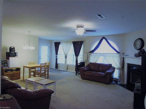3rd image of 3709-1D Morris Farm Dr