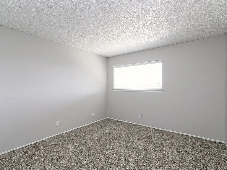 City Summit Apartments — Photo 31