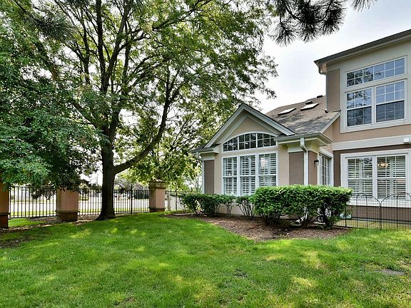 4th image of 3002 Lexington Ln #3002