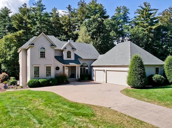 13 Lauren Ln, Southwick, MA 01077