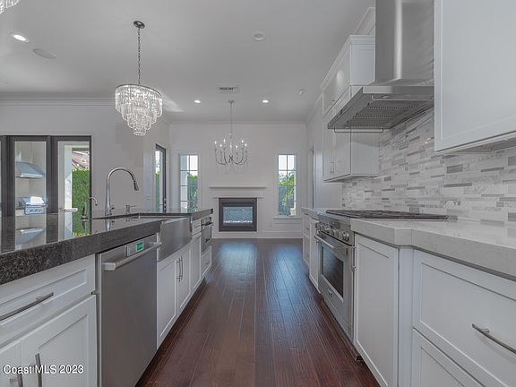 2nd image of 1318 Chapman Cir