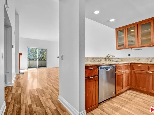 645 Chestnut Ave APT 316, Long Beach, CA 90802