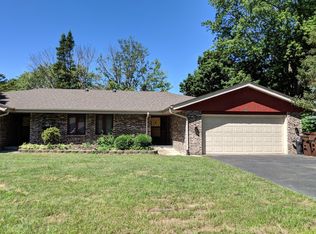 1181 Aura Dr, Rockford, IL