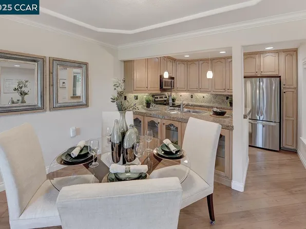 2409 Golden Rain Rd APT 6, Walnut Creek, CA 94595