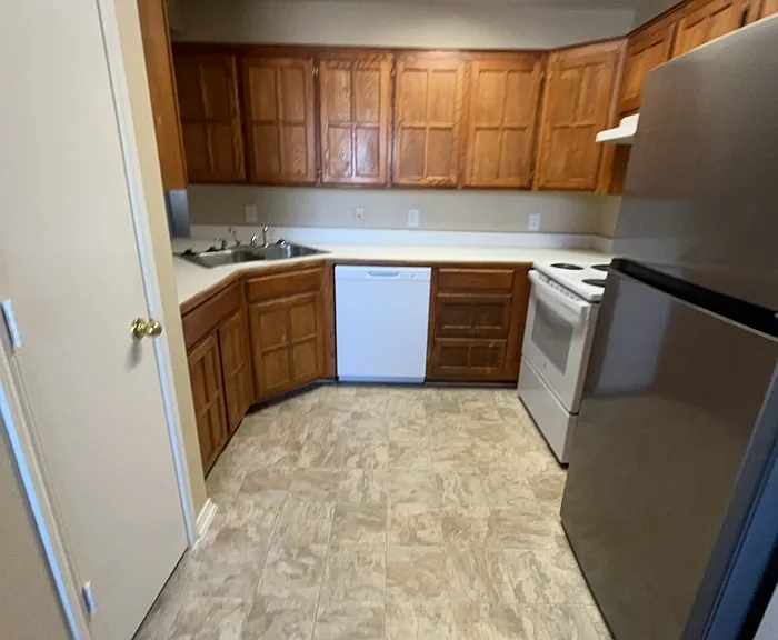 125 NE Johnson Ave #30 — Photo 3