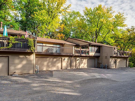 4th image of 472 W Eagle Lake Dr
