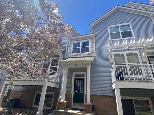 1679 Village Trl E Unit 2, Maplewood, MN 55109