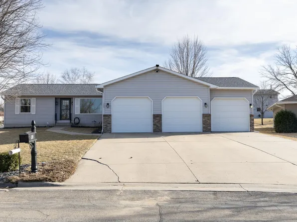 209 Green Lea Ln, Albert Lea, MN 56007