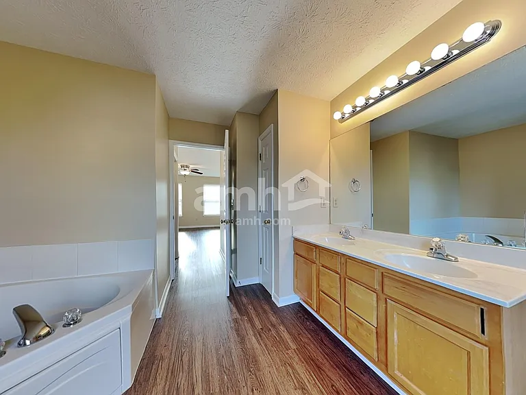 5671 Longbow Dr — Photo 16