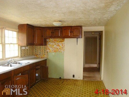 4th image of 55 Ivy Wood Ln