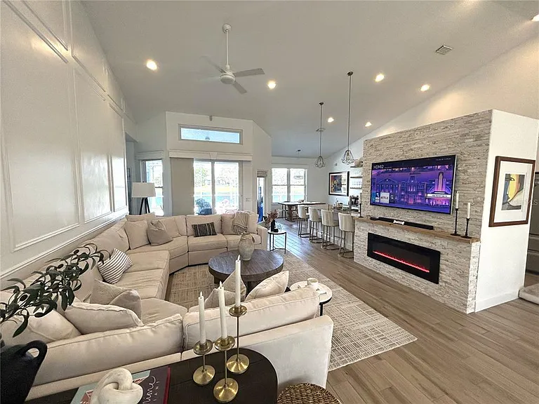 12109 Clubhouse Dr — Photo 4