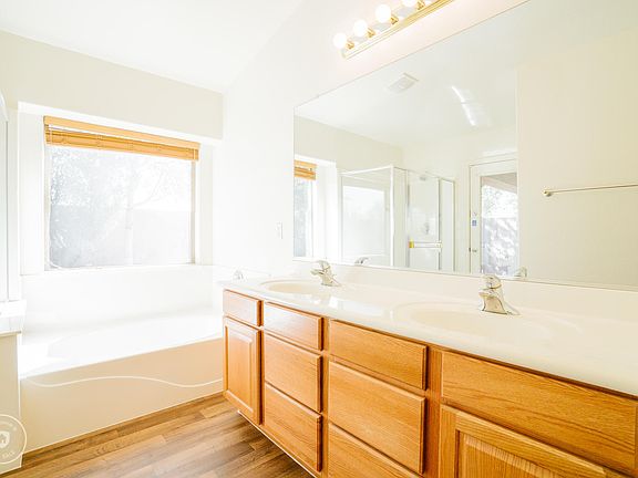 5th image of 3099 S 160th Ln