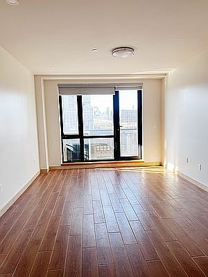 4th image of 42-22 Crescent St #9C