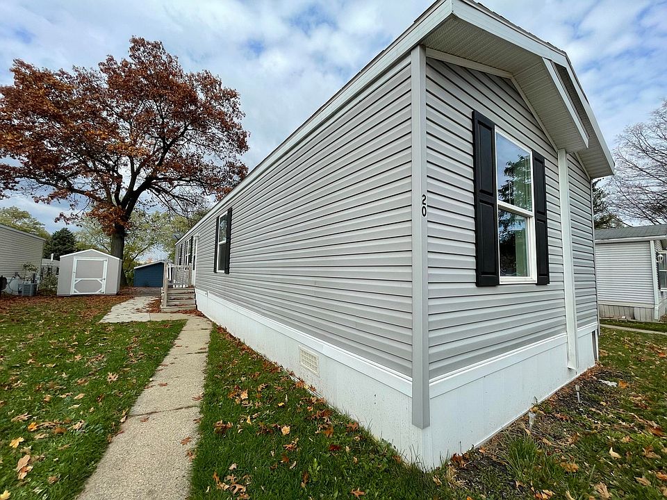 1st image of 20 Sparrow Hill Dr