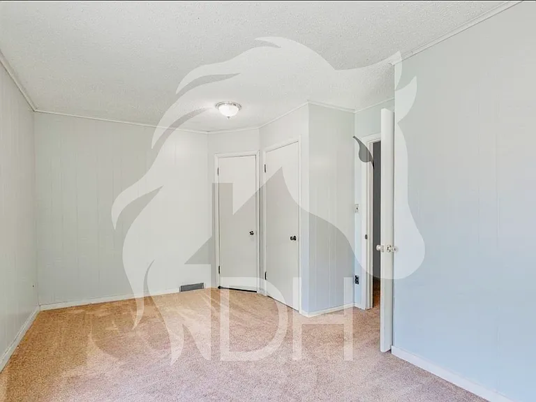 450 N Miller St — Photo 23