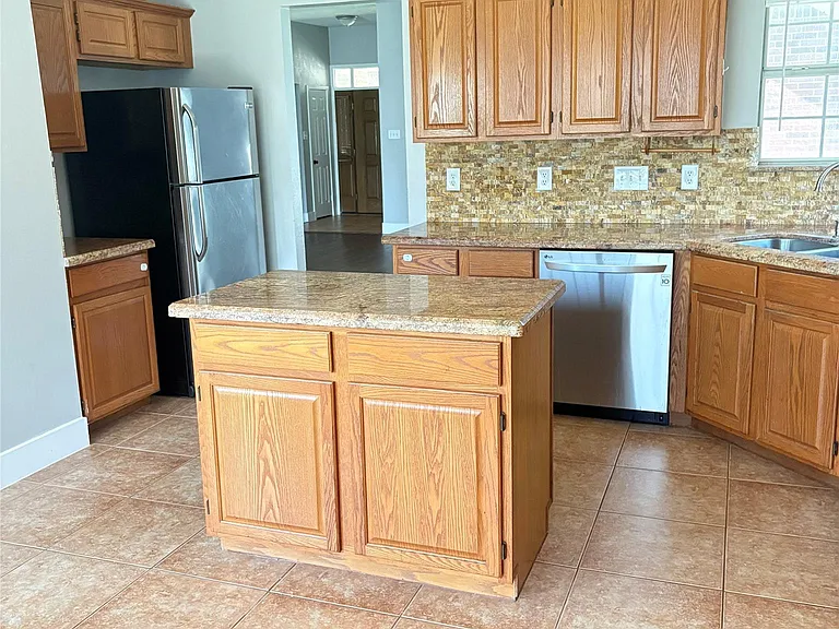 20315 Aspenwilde Dr — Photo 3