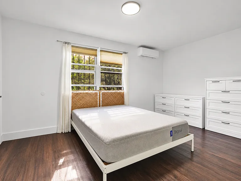 696 Cauldwell Ave #1 — Photo 13