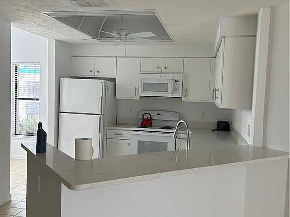4th image of 2182 Anchorage Ln APT A