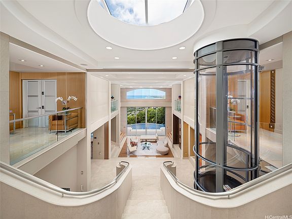 2nd image of 360 Puuikena Dr