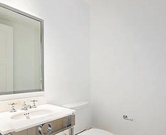 5th image of 30 Park Pl #45C