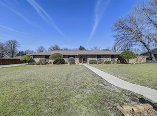 305 Brookhollow St, Decatur, TX 76234