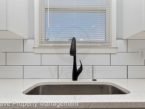 5th image of 1512 W Bannock St #102