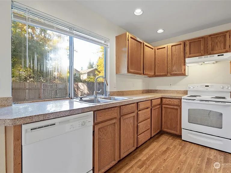 912 137th St SW — Photo 9