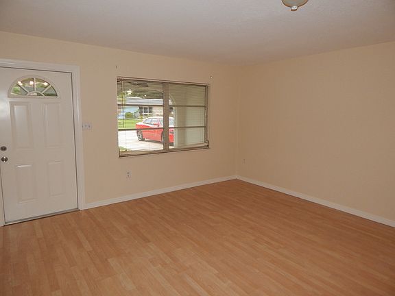 2nd image of 2152 Clermont St