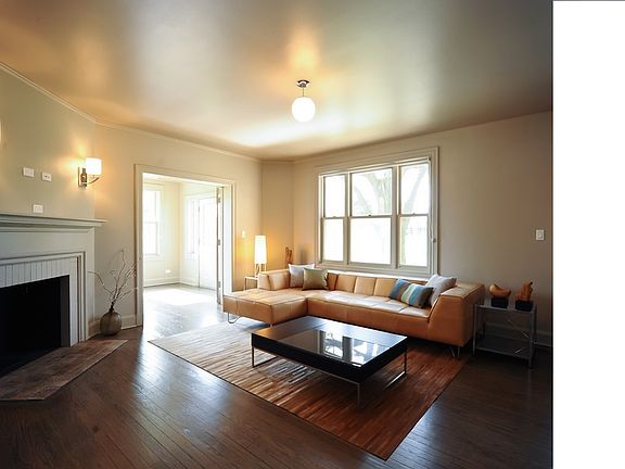 Warm & Inviting Great Room