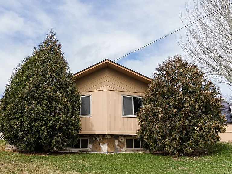 601 W Interstate Ave — Photo 45