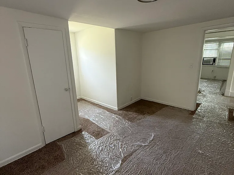 1004 Gillock St — Photo 41