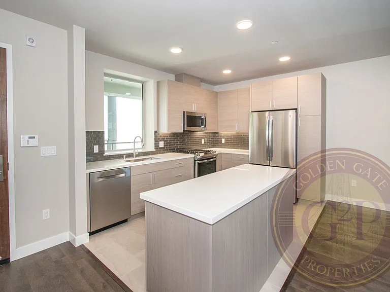 1255 Columbus Ave — Photo 7