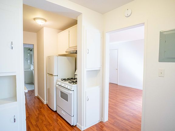 3rd image of 1721 O St #2