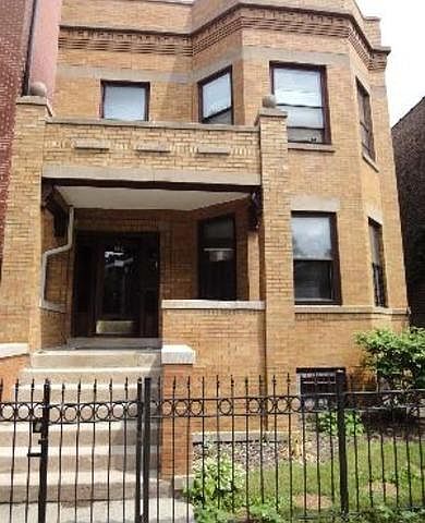 1st image of 824 W Waveland Ave