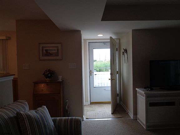 5th image of 216 43rd St #5