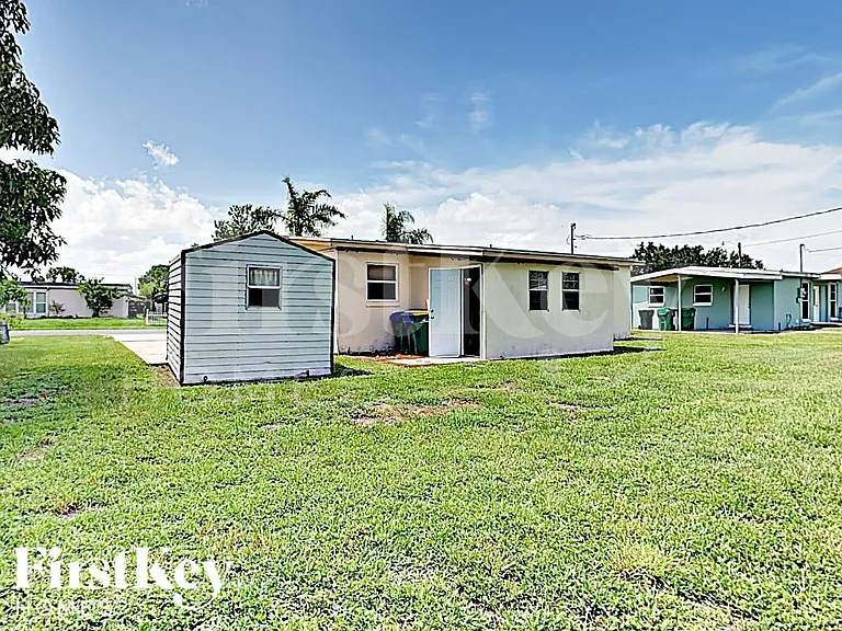 22162 Belinda Ave — Photo 14