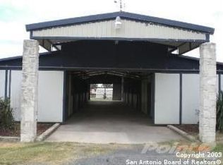 8751 Kingsbury Rd, Kingsbury, TX 78638