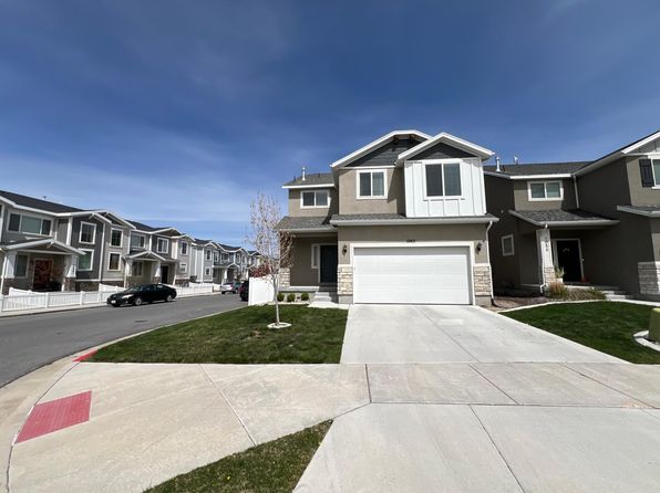 1062 W Coyote Gulch Way