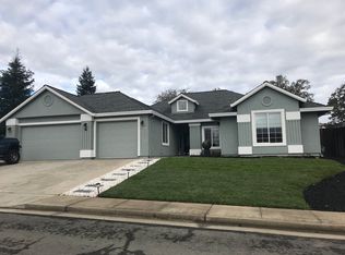 1014 Rollingview Dr, Redding, CA