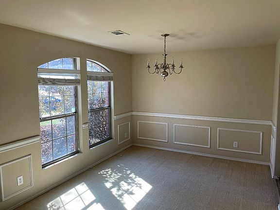 3rd image of 5620 Crestwood Dr