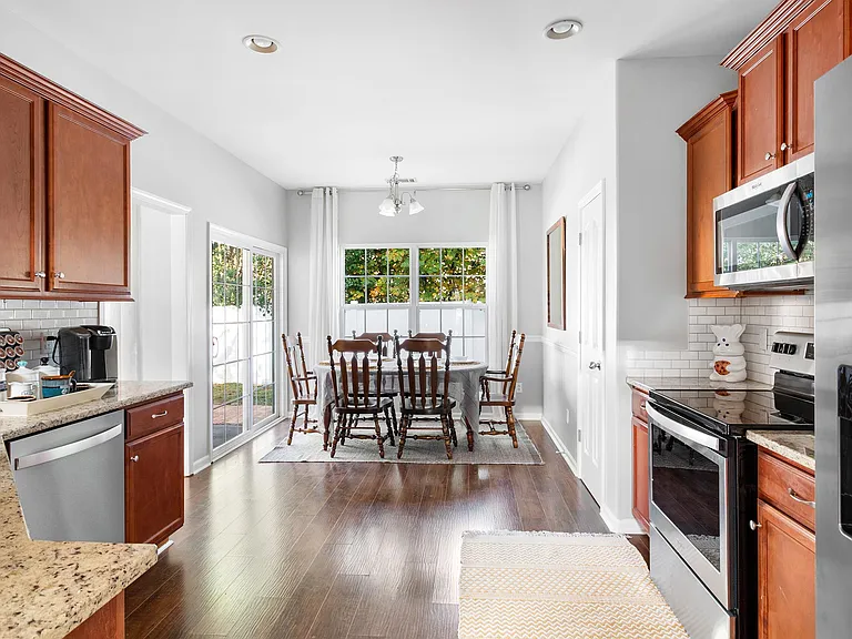 5226 Cloister Dr — Photo 9
