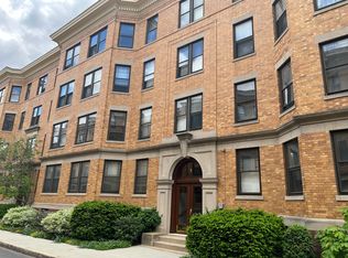 3 Newport Rd APT 4, Cambridge, MA 02140