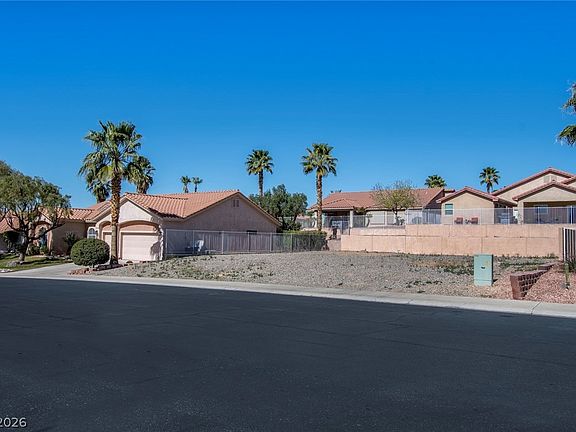 3rd image of 663 Mountain View Dr