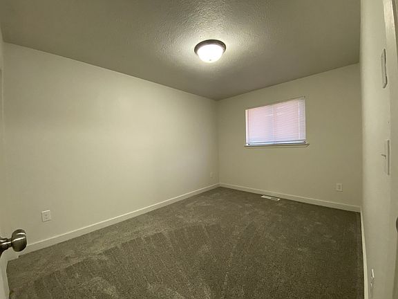 4th image of 249 McAuliffe Ave