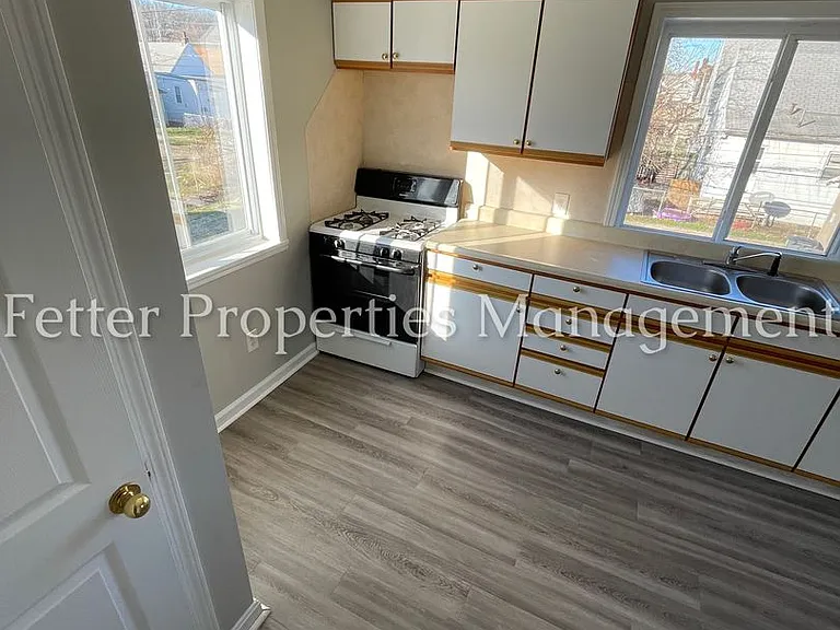 2455 W Franklin St — Photo 3