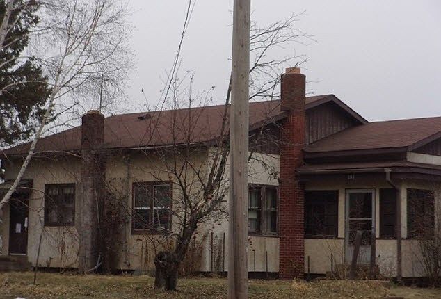 1st image of 207 Lawler Ave N