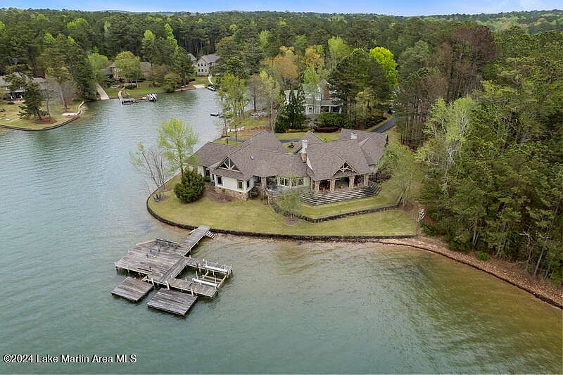 1st image of 238 Willow Dr