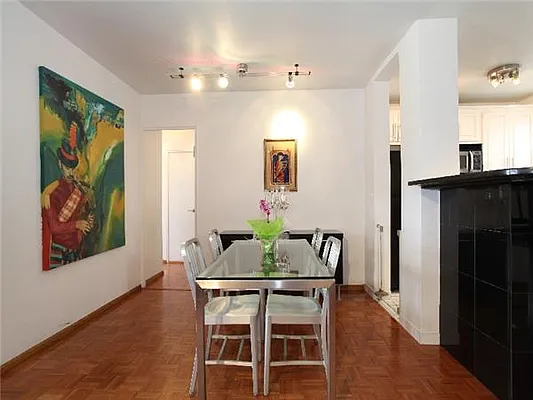 Sold by Exclusive Properties Sotheby's International Realty | media 35