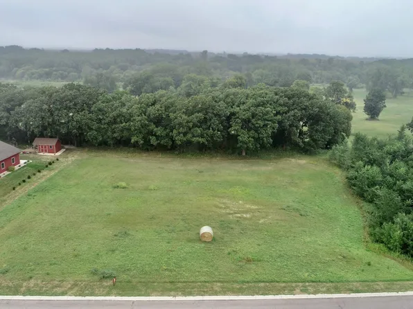 107 Savannah Heights Blvd, Lynd, MN 56157